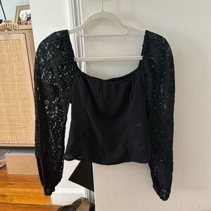 Abercrombie laced sleeve top